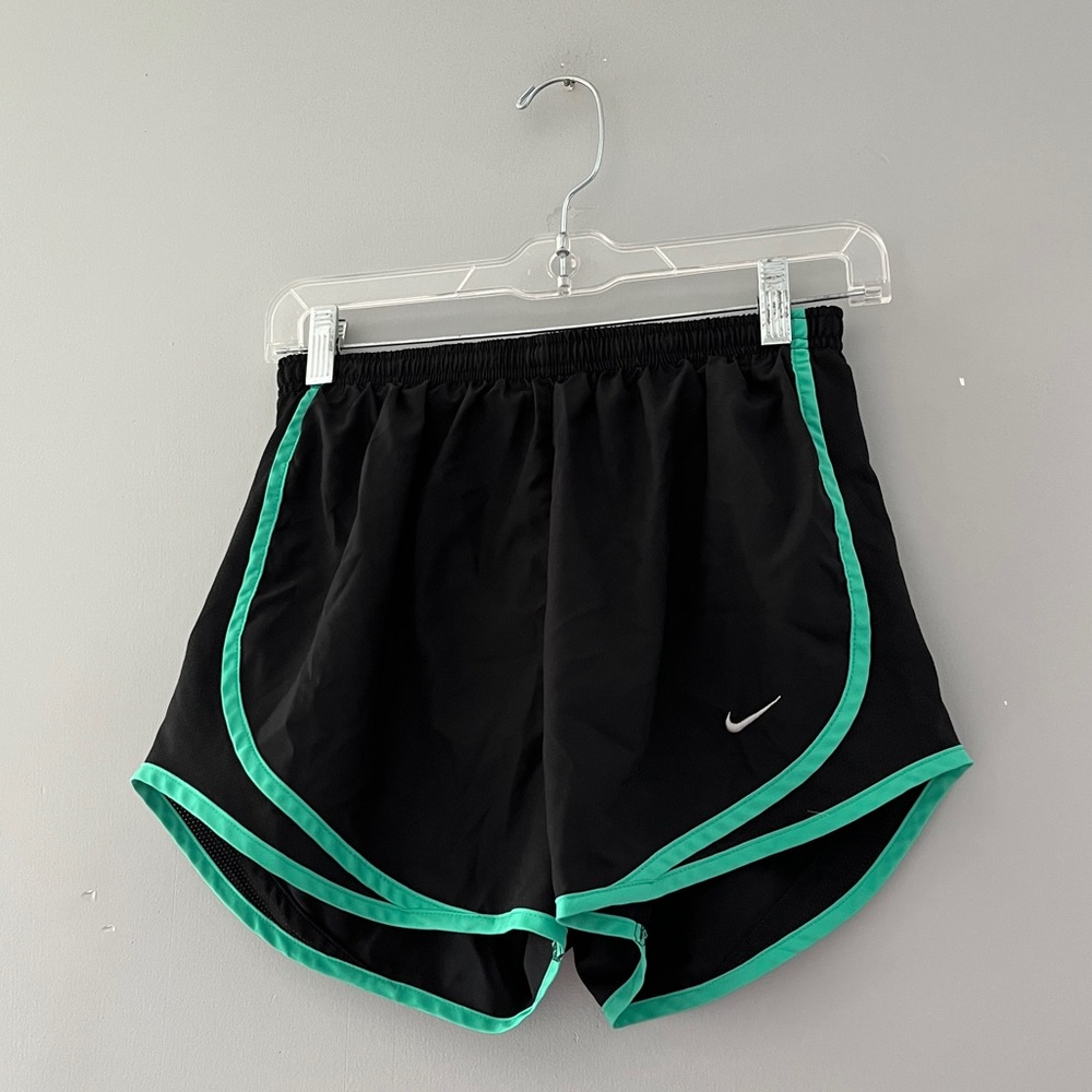 Nike Women’s Tempo Shorts Black Green Lined 624278-047 Size Small